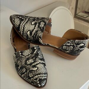 Catherine Malandrino Black and White Snakeskin Flats